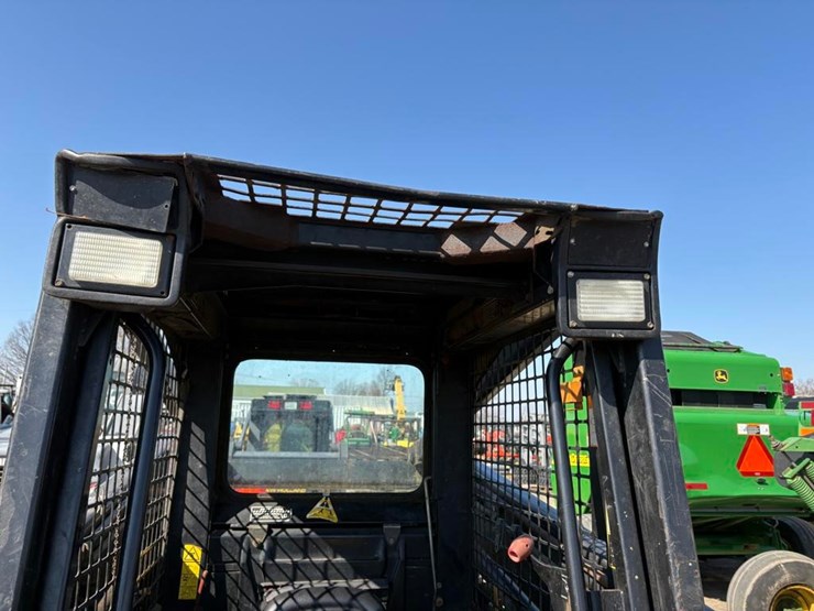 new-holland-lx865-image-10