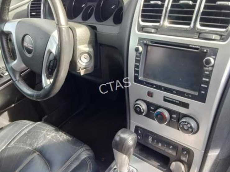 2012-gmc-acadia-image-11