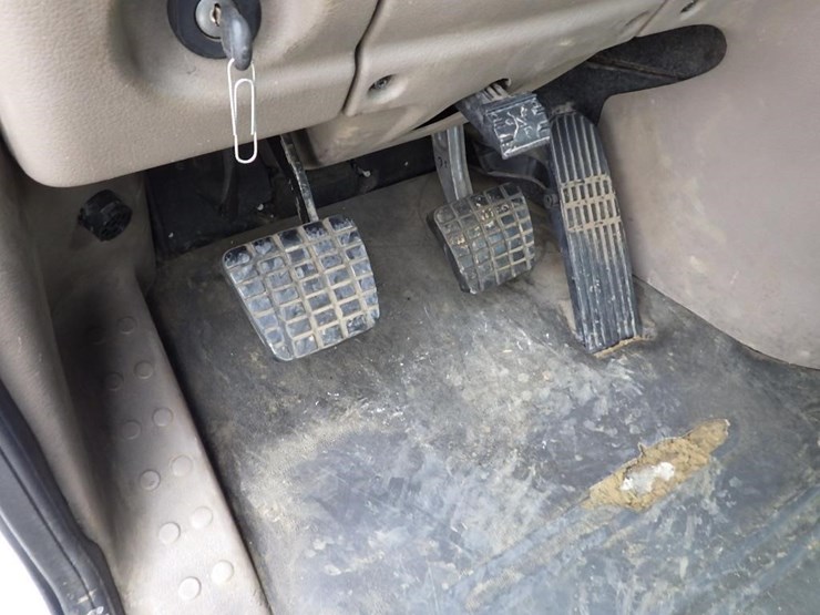 2013-freightliner-cascadia-113-image-34