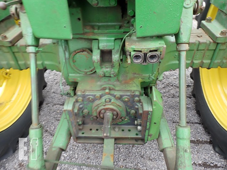 john-deere-3010-image-9