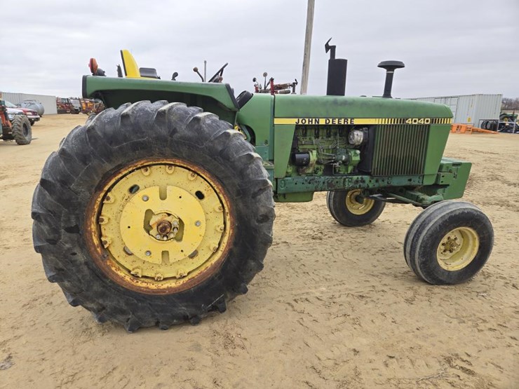 john-deere-4040-image-18