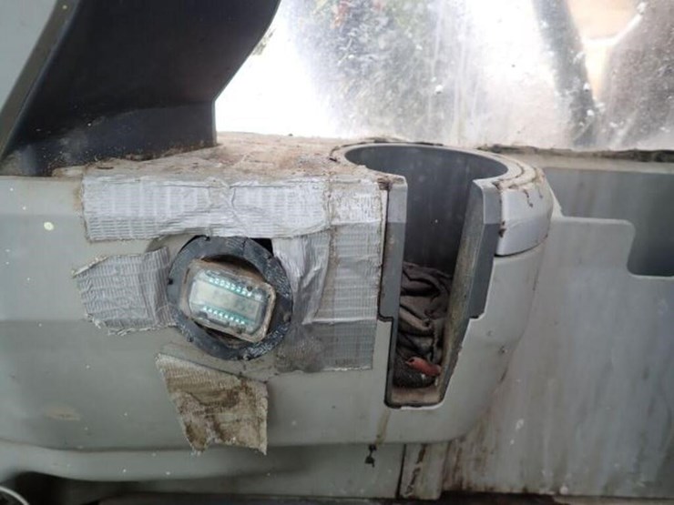 2017-caterpillar-320fl-image-11