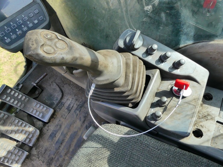 2012-deere-120d-image-12