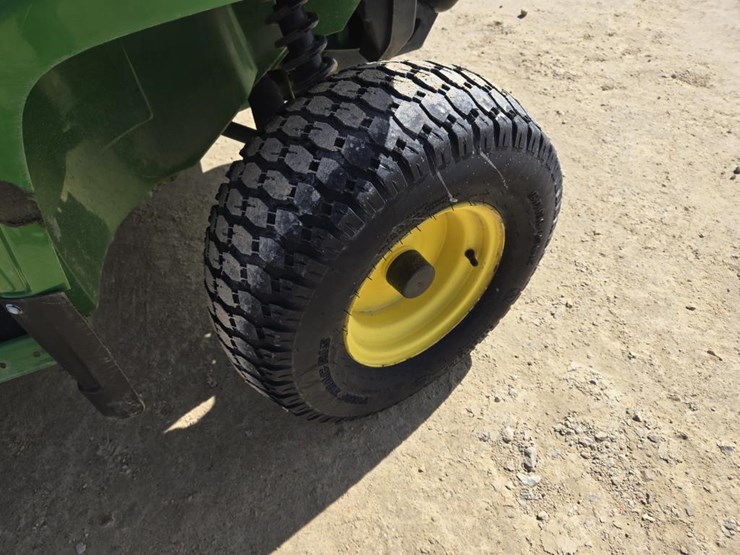 john-deere-gator-image-17