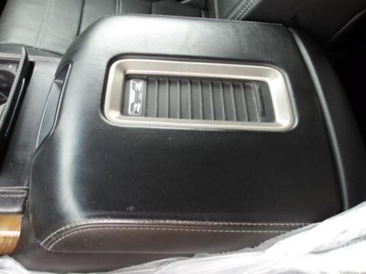 2016-gmc-yukon-denali-image-31