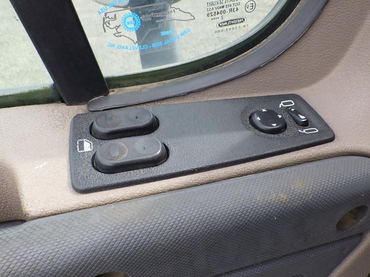 2013-freightliner-cascadia-113-image-33