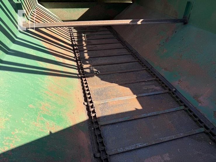 kelley-mfg-co-poultry-house-cleanout-machine-6106-image-8