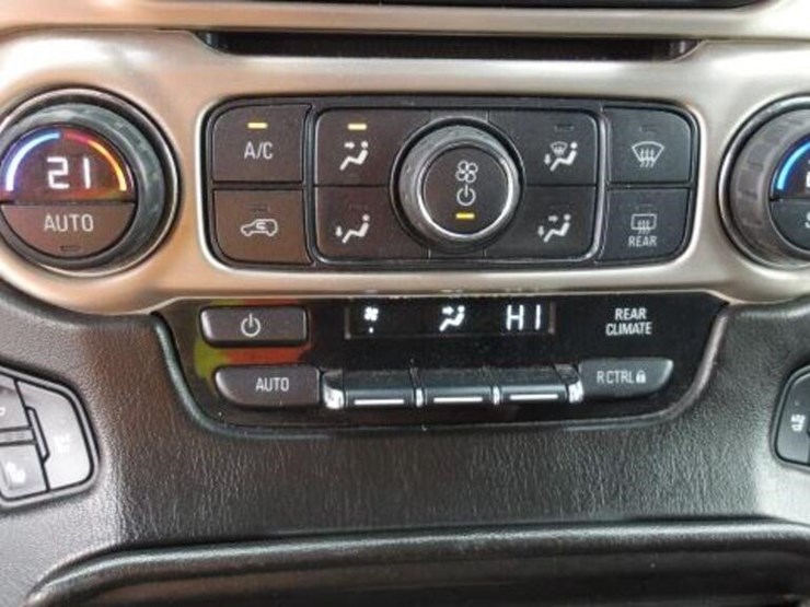 2016-gmc-yukon-denali-image-29