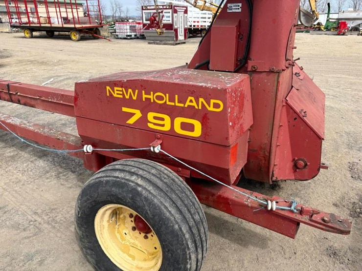 new-holland-790-image-5