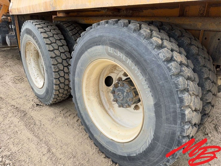 1985-international-s2500-image-17