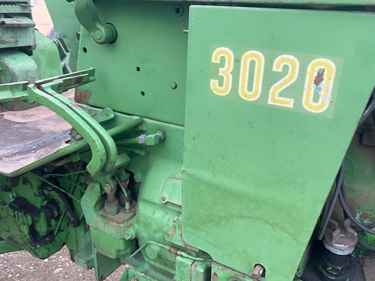 john-deere-3020-image-31