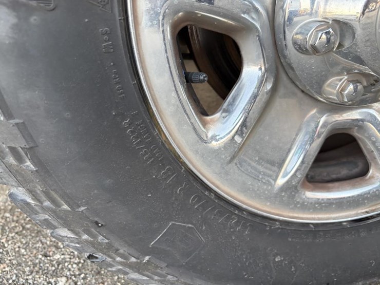 2016-dodge-2500-image-25