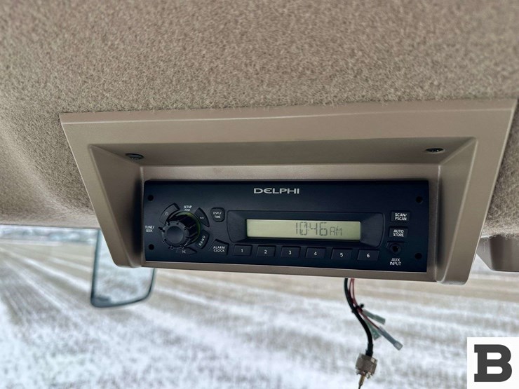 2011-john-deere-9530-image-157