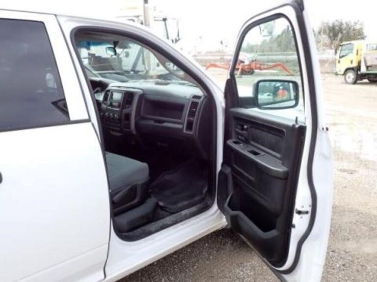 2018-dodge-1500-image-36