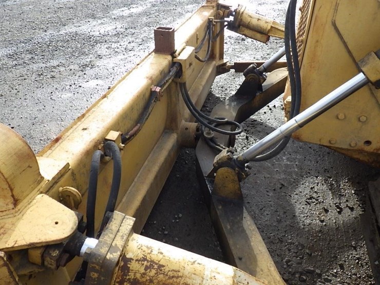 1984-caterpillar-d4e-image-13