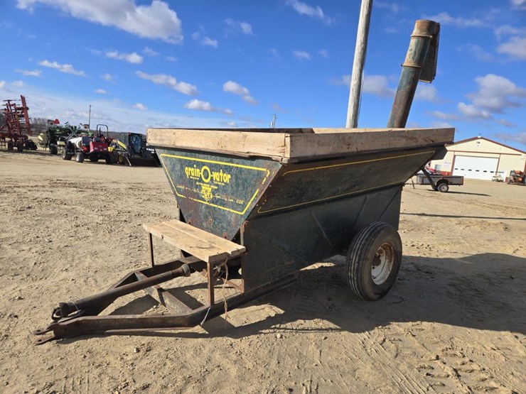 #152-•-grain-o-vator-#10-auger-wagon-image-1