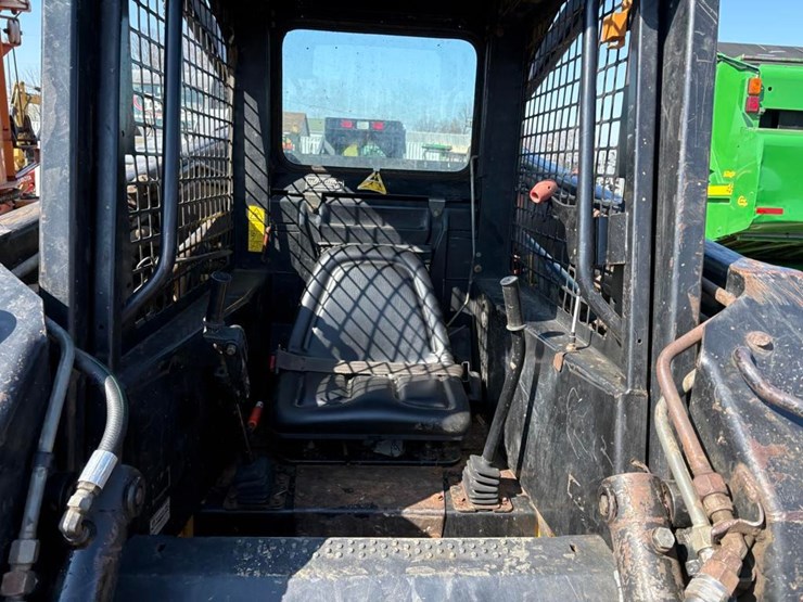 new-holland-lx865-image-9