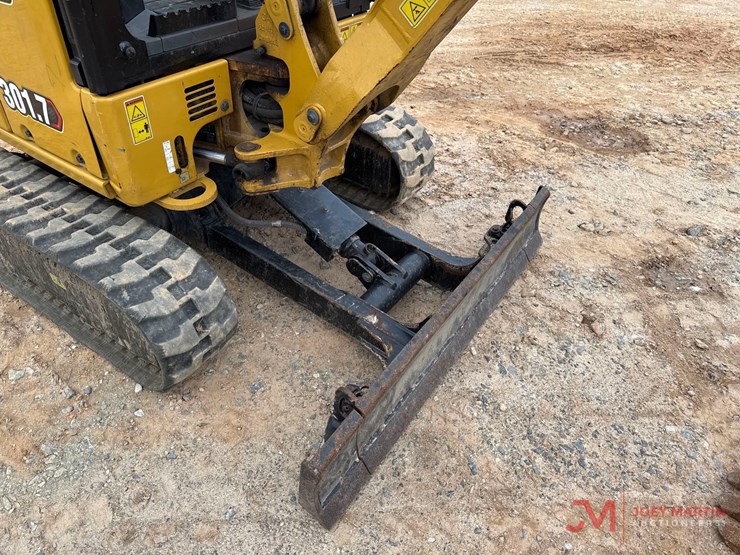 2024-caterpillar-301.7-image-8