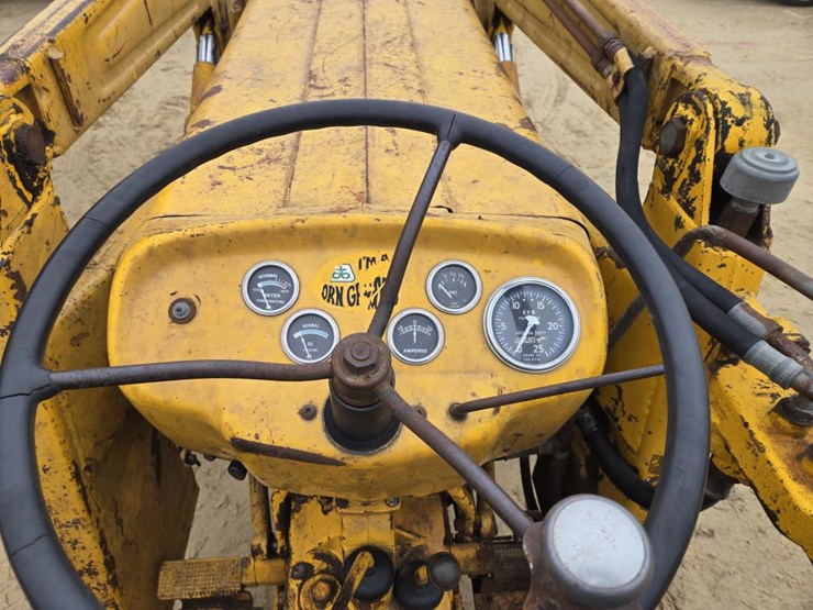 #359-•-massey-ferguson-utility-tractor-image-11