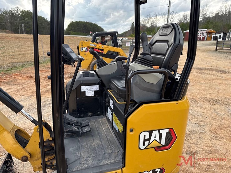 2024-caterpillar-301.7-image-17