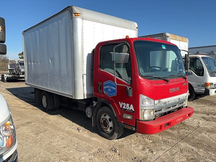 2008-isuzu-npr-image-2