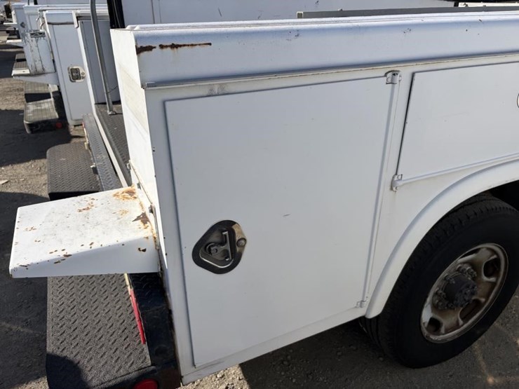 2012-chevrolet-2500-image-26