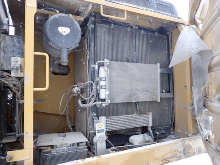 2017-caterpillar-320fl-image-23