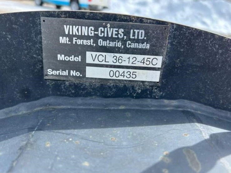 2013-freightliner-108sd-image-83