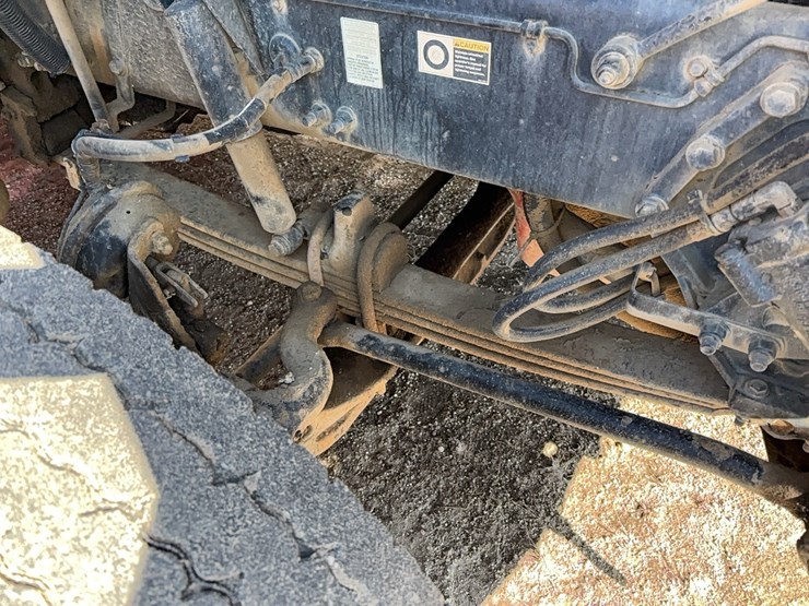 2015-peterbilt-567-image-21