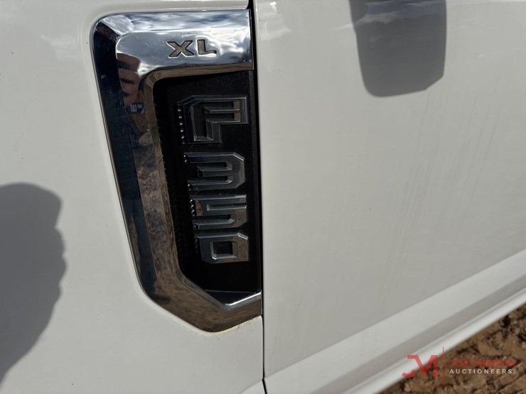 2020-ford-f350-xl-image-6