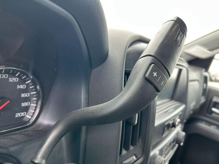 2018-chevrolet-silverado-2500hd-image-18