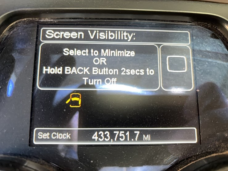 2015-peterbilt-567-image-19