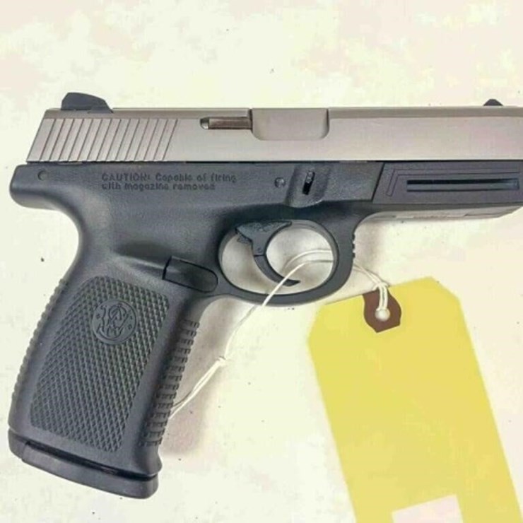 Smith& Wesson Pistol