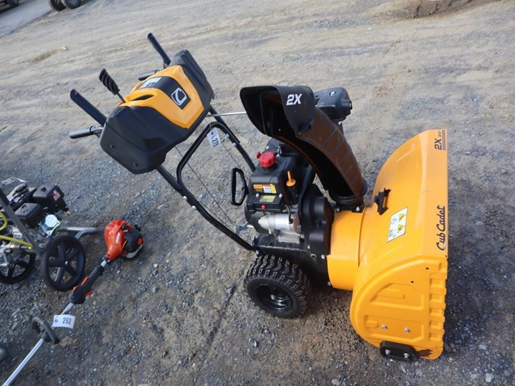 cub-cadet-snowblower-image-4