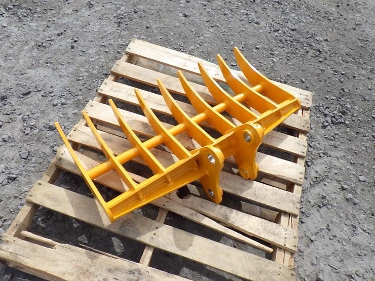 caterpillar-303-image-2