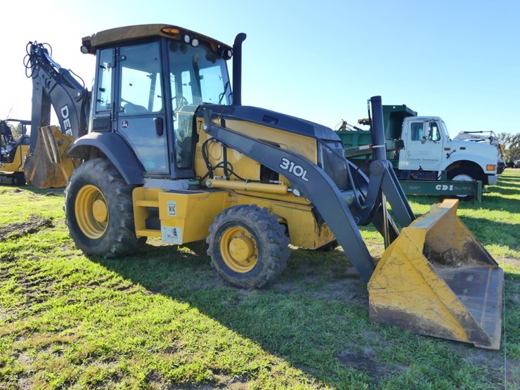 2016-deere-310l-image-2
