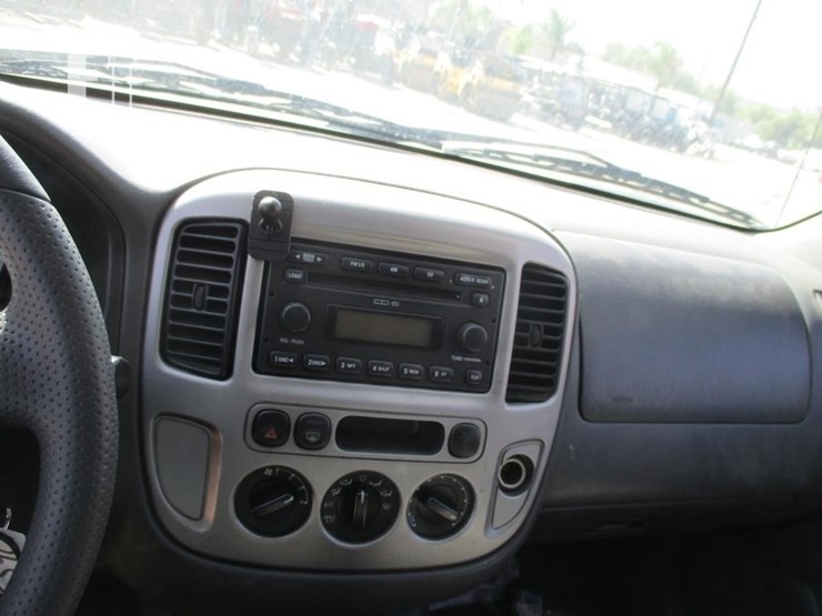 2005-ford-escape-xlt-image-8