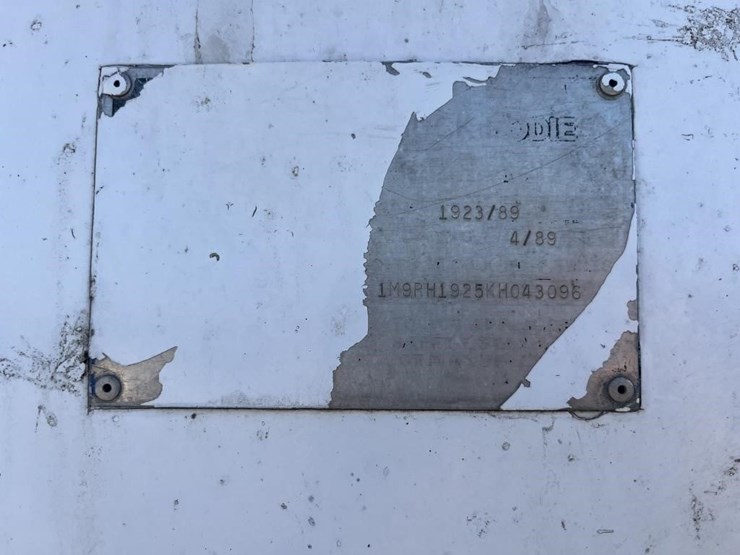 l2---1989-mickey-beverage-trailer-image-9