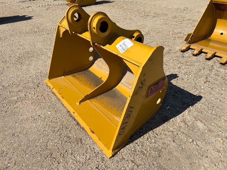 caterpillar-307-image-1