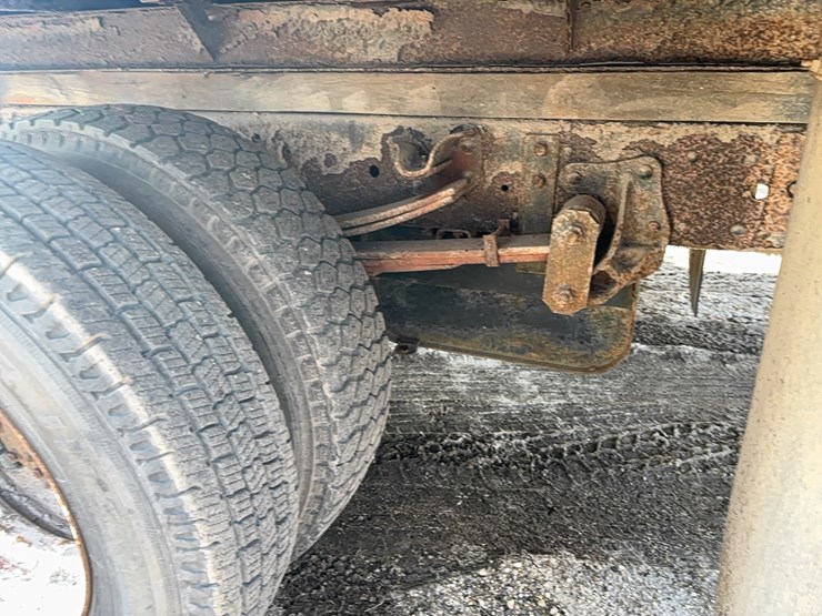 2008-isuzu-npr-image-7