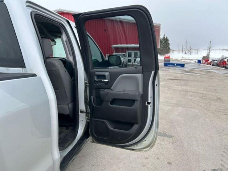 2018-chevrolet-silverado-2500hd-image-44