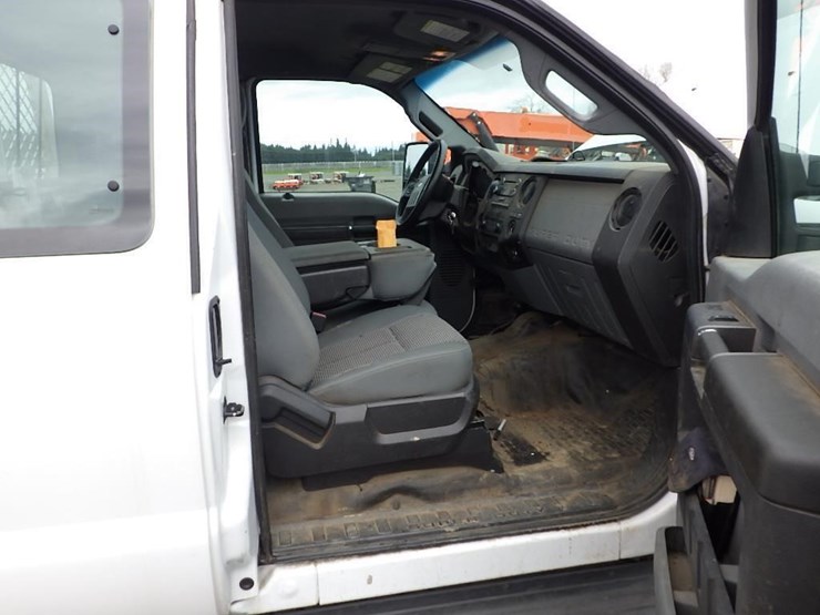 2012-ford-f550-image-23