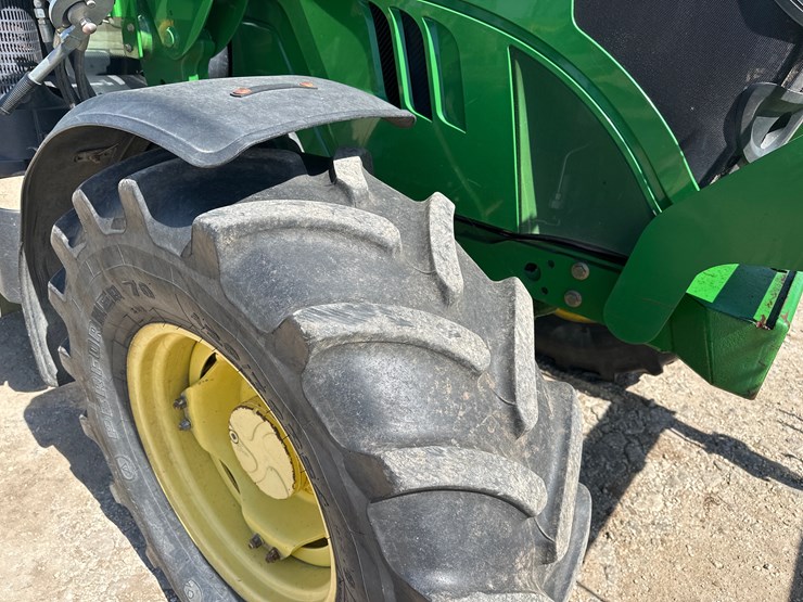 2013-john-deere-6125r-image-22