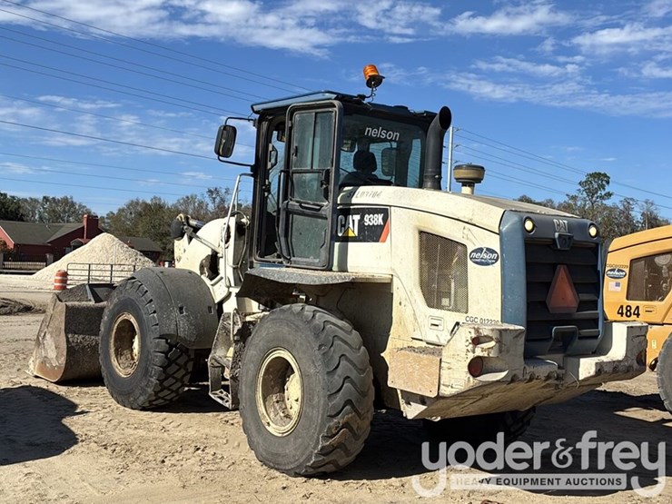 2015-caterpillar-938k-image-2