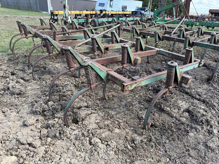 john-deere-17-image-3