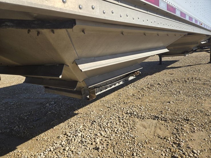 2016-wilson-grain-trailer-image-22