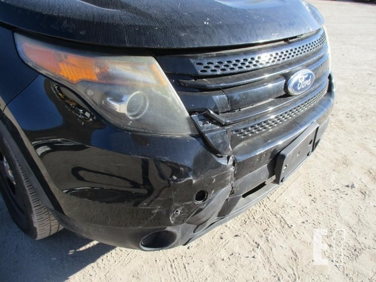 2015-ford-explorer-image-17