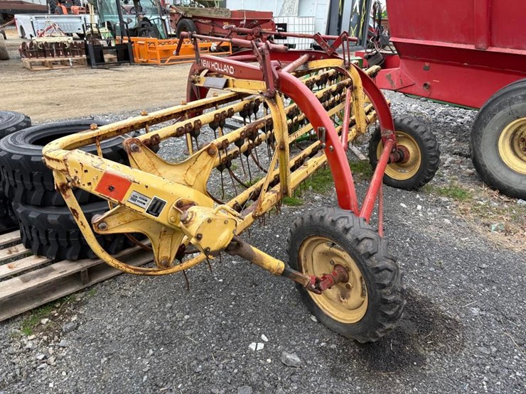 new-holland-258-image-1