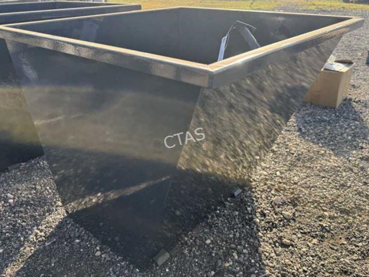 #104-•-mobile-self-loading-dumping-hoppers-image-1