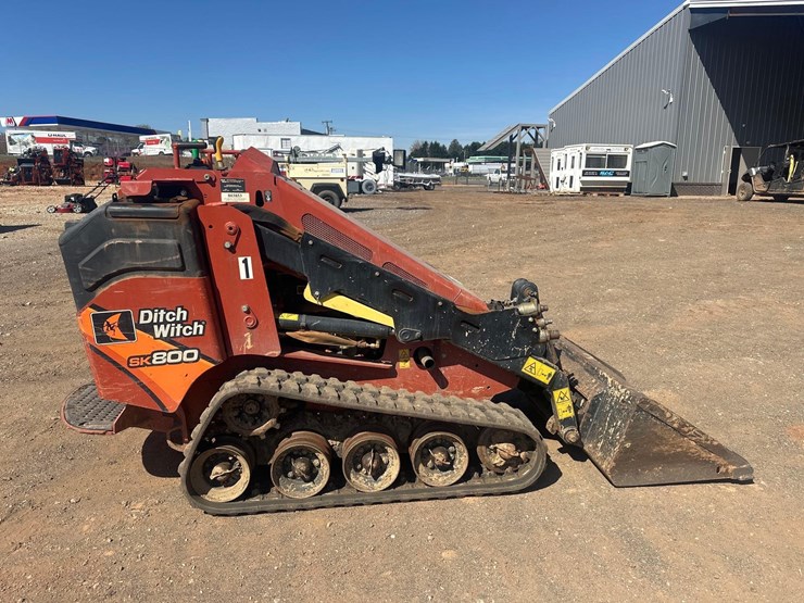 2021-ditch-witch-sk800-image-2